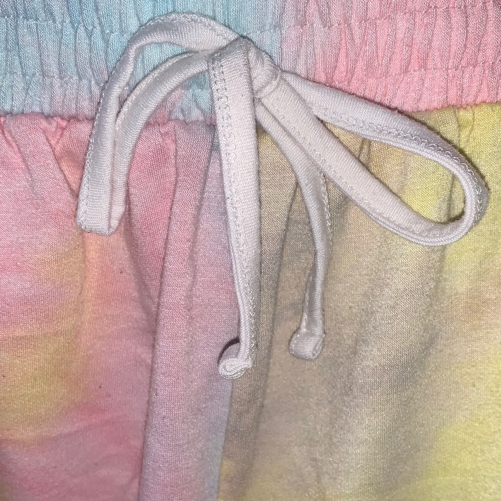 SHEIN Pastel Tie-Dye Fabric - Picture 8 of 15